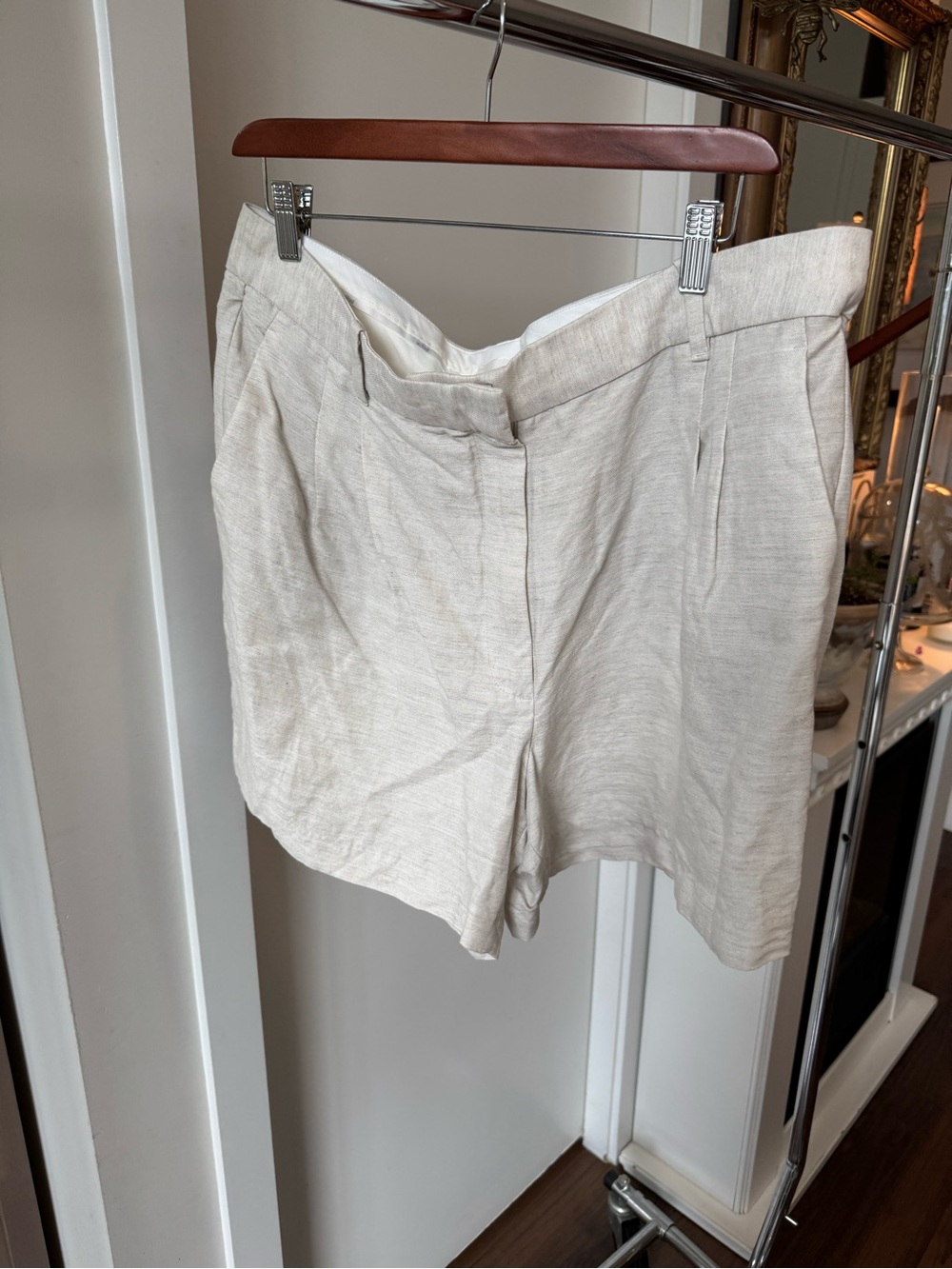 Wilfred Cream High-Waist Tailored Linen-Blend Shorts